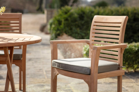 Bramblecrest Richmond Teak 110cm 4 Seater with Parasol & Base