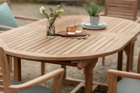 Bramblecrest Richmond Teak 240cm x 110 cm Extending Table 8 Seater with Parasol & Base