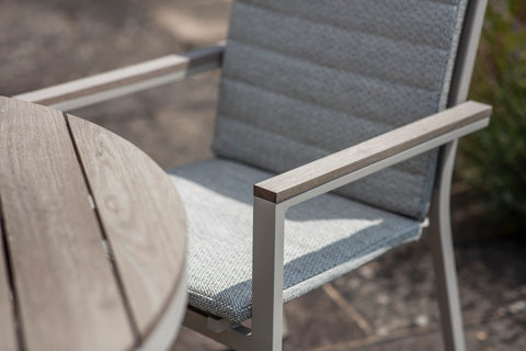 Bramblecrest Zurich Round 4 Seater Dining Set with Parasol & Base